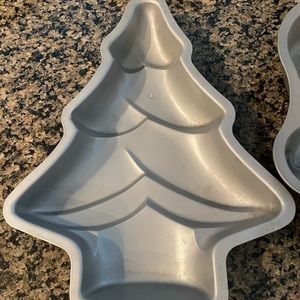Two Christmas cake pans